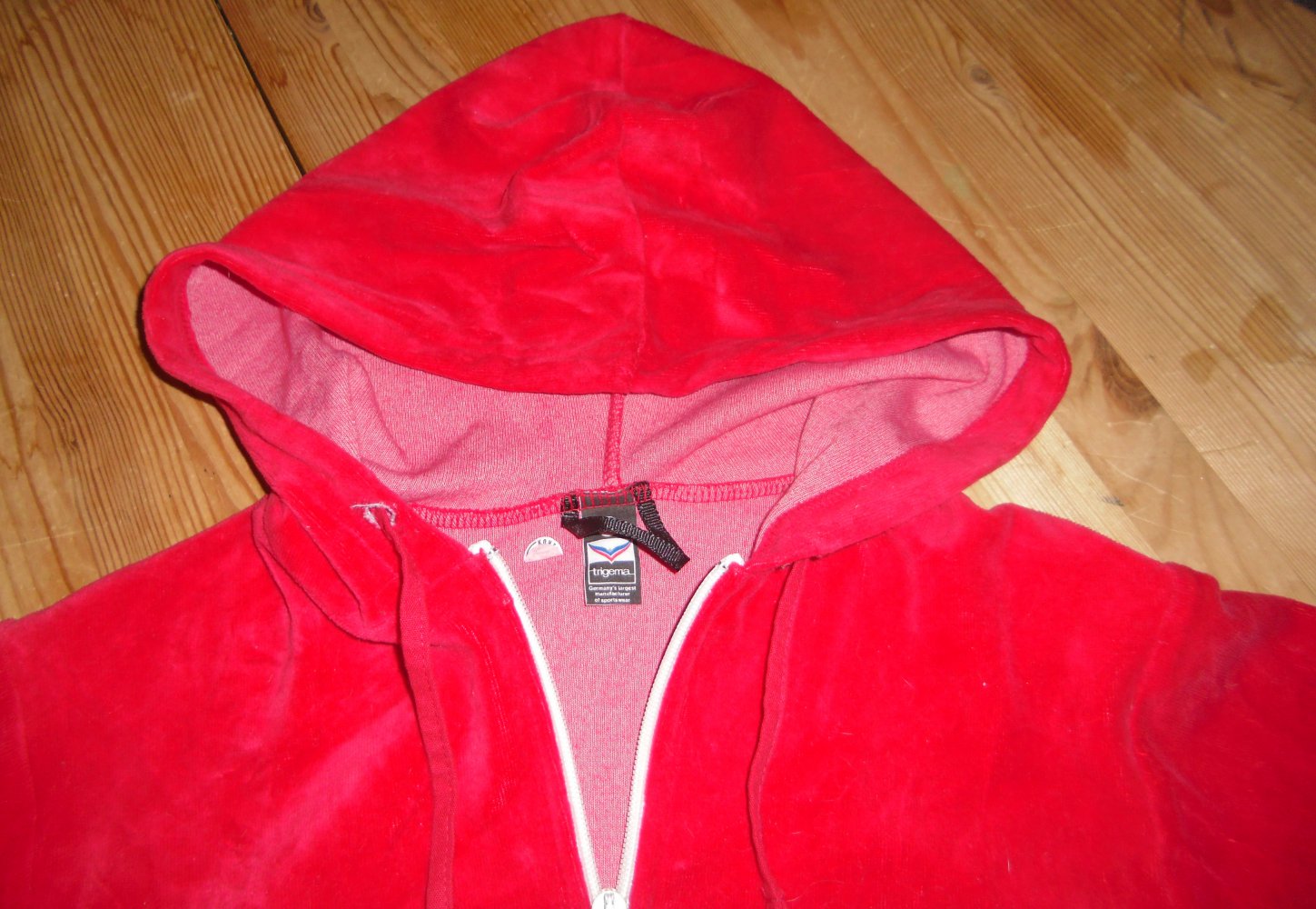 Trigema- superschöne Nikki-samtjacke Gr.XS/164