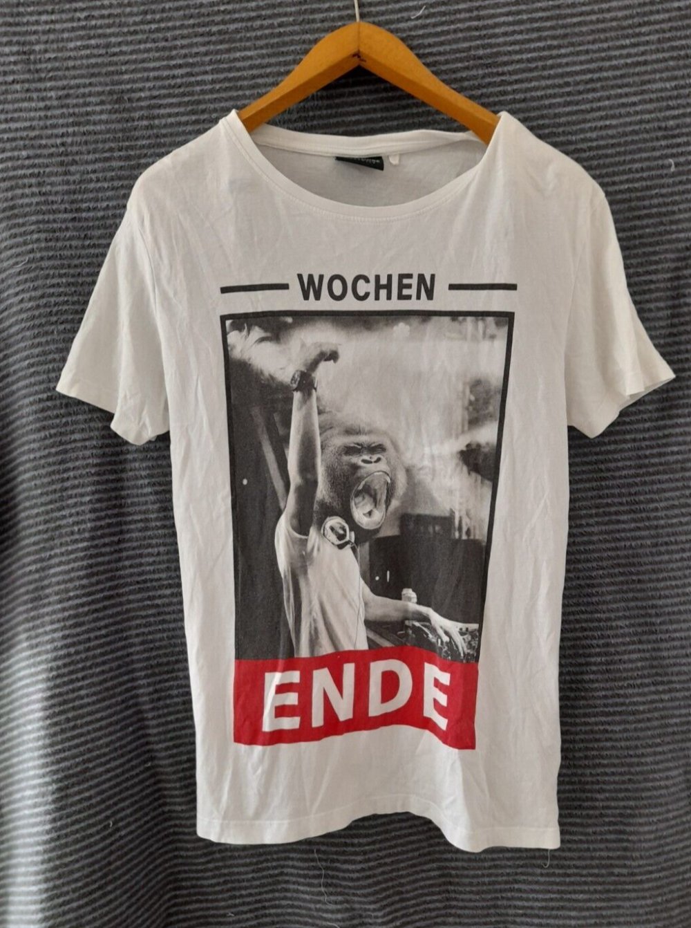 Much More Menswear- unisex T-shirt Gr.M