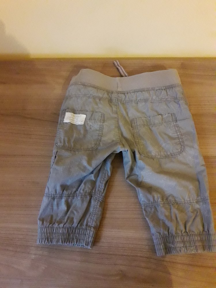 tolle Stoffbermuda in Gr. 98 von H&M mit breitem Bund in beige/nude