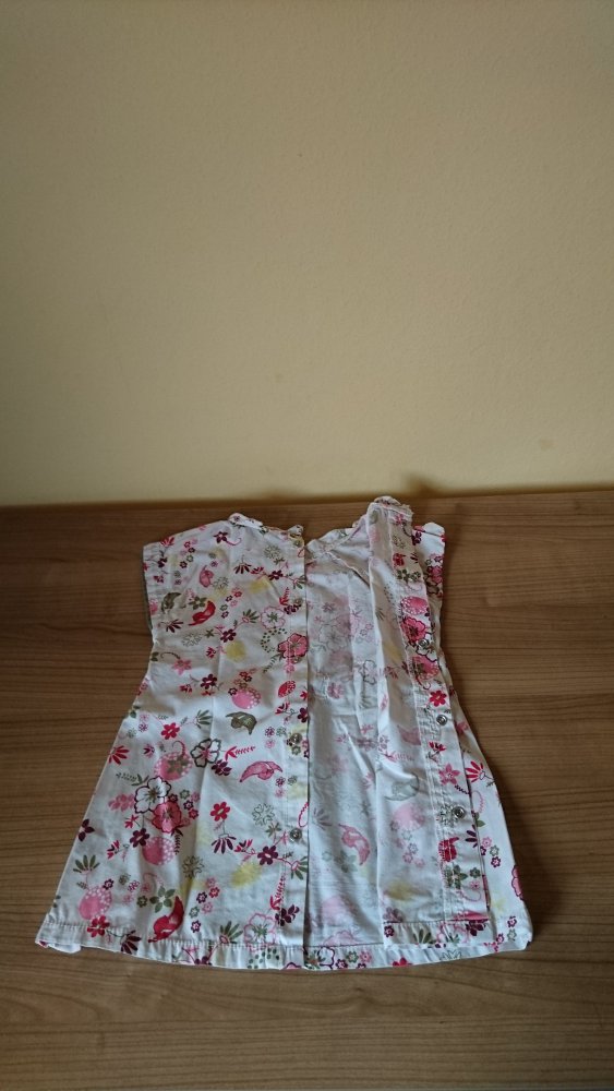 super süße Tunikabluse in Gr. 86 von Topolino mit Blumenmuster und Bindegürtel