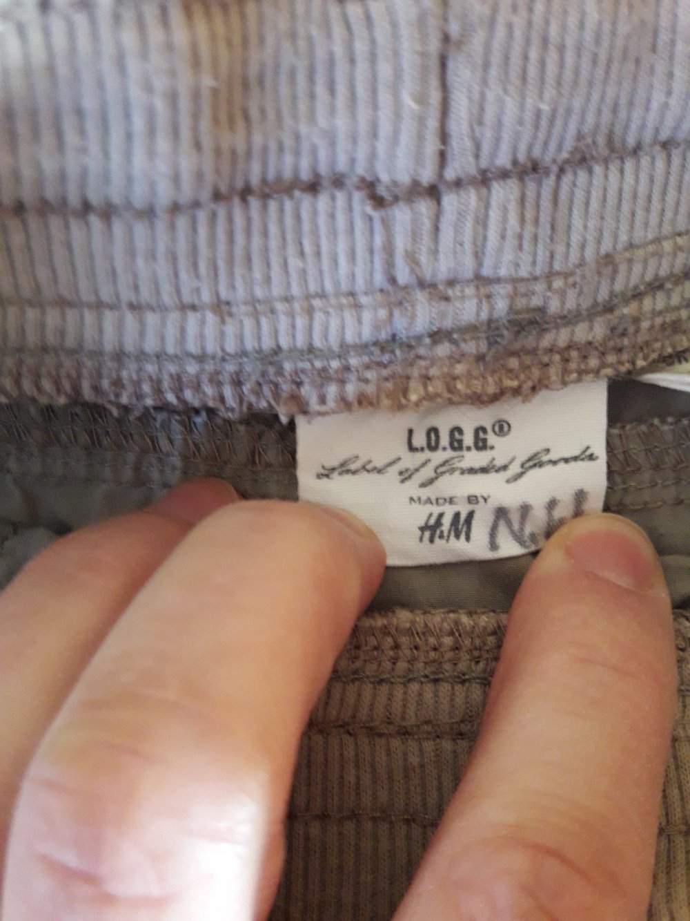 tolle Stoffbermuda in Gr. 98 von H&M mit breitem Bund in beige/nude