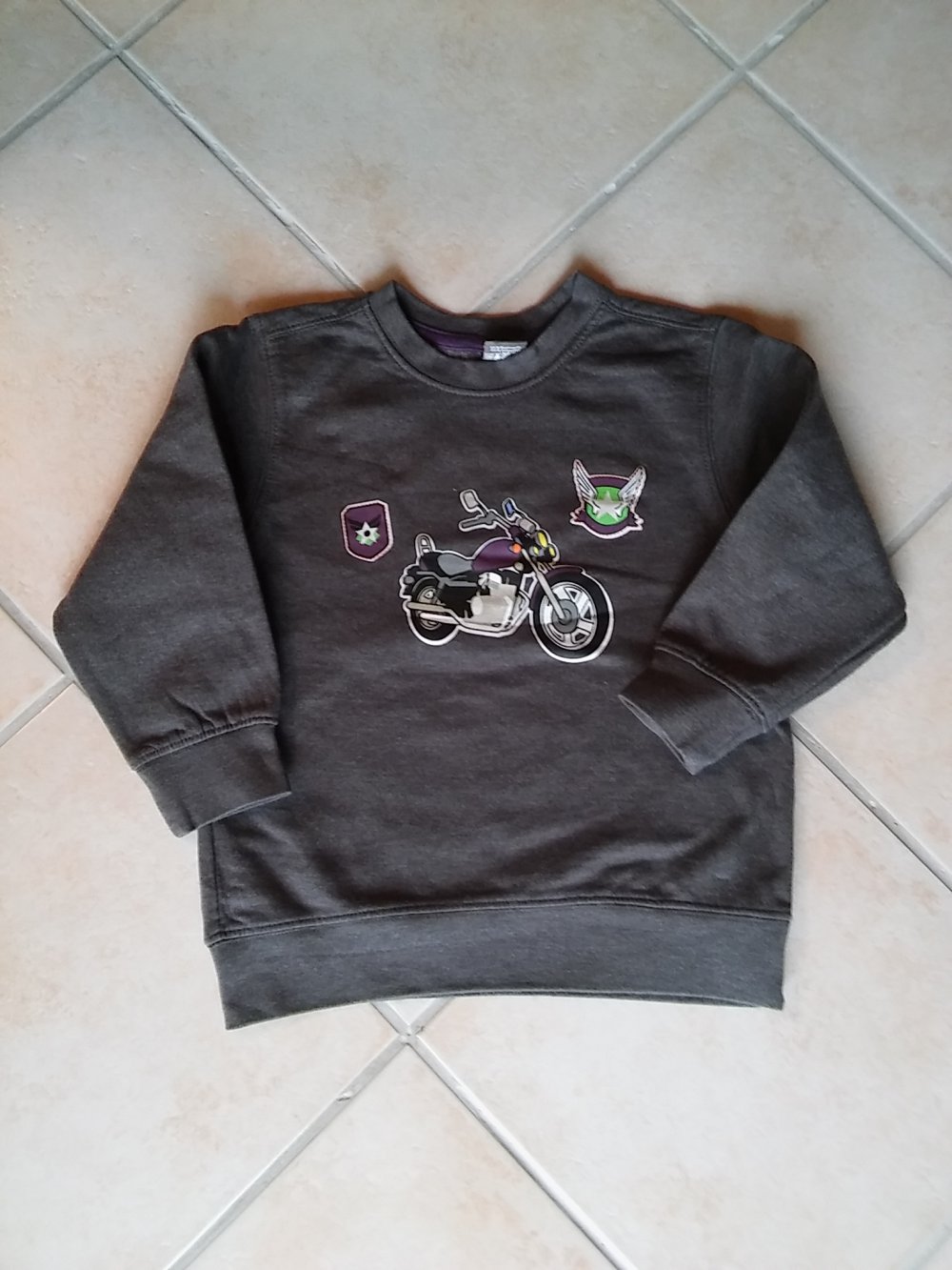 grauer Pullover 