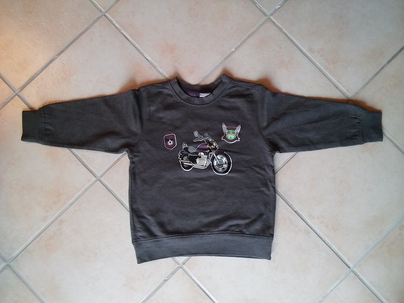 grauer Pullover 