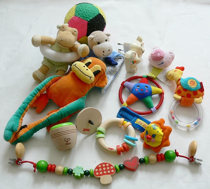 Babyspielzeug - Rasseln, Badetier, Ball, Schmusetier ...