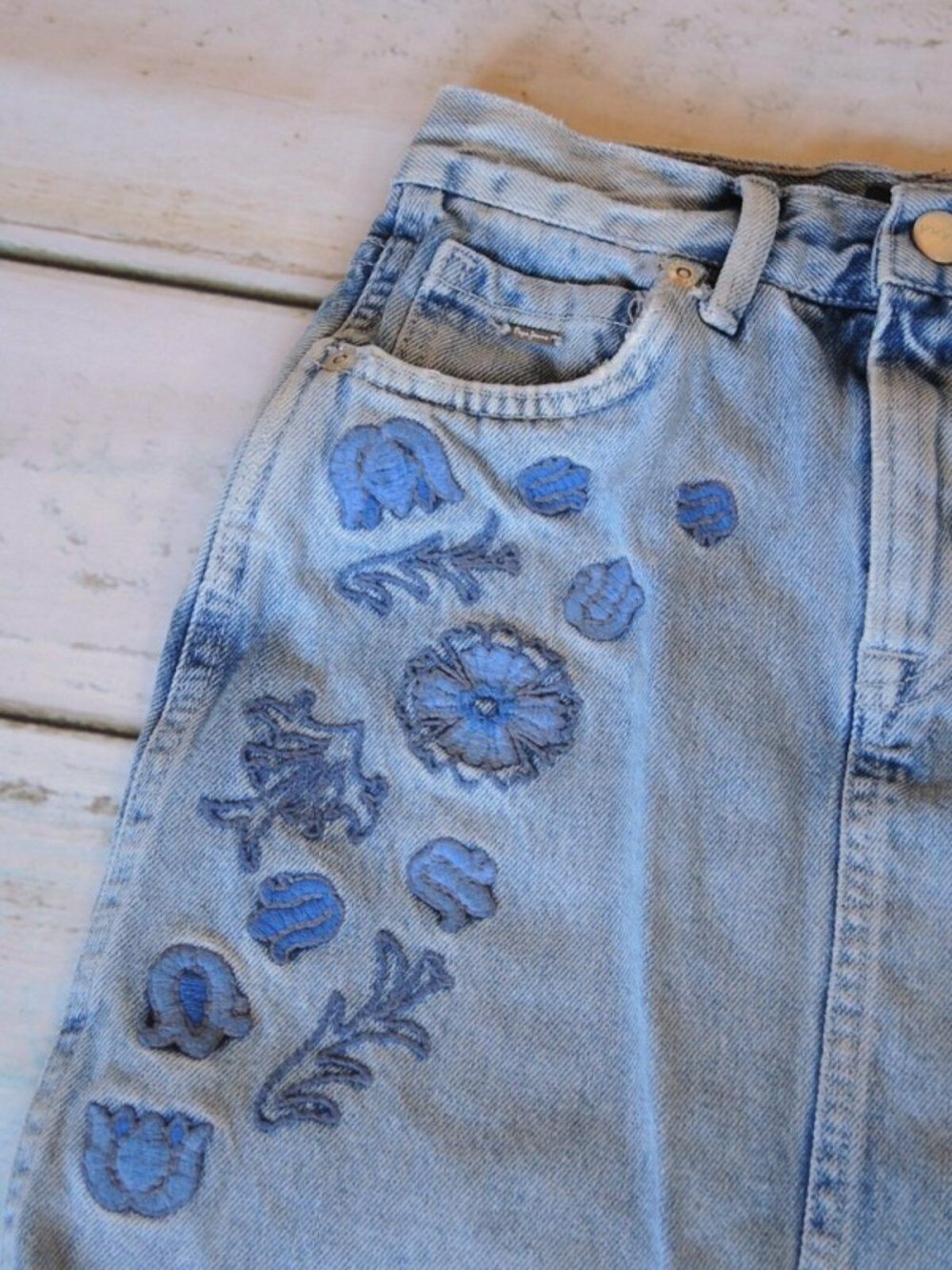 Jeans Rock mit Blüten bestickt Gr. XS von Pepe Jeans