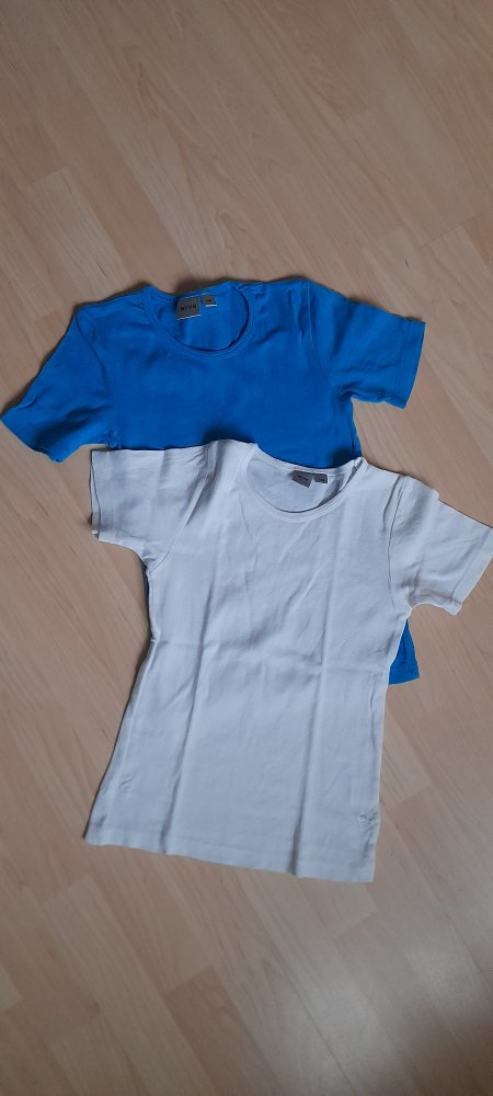 2 Unterhemden mit  Arm