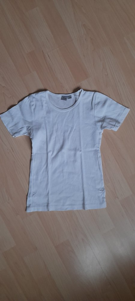 2 Unterhemden mit  Arm