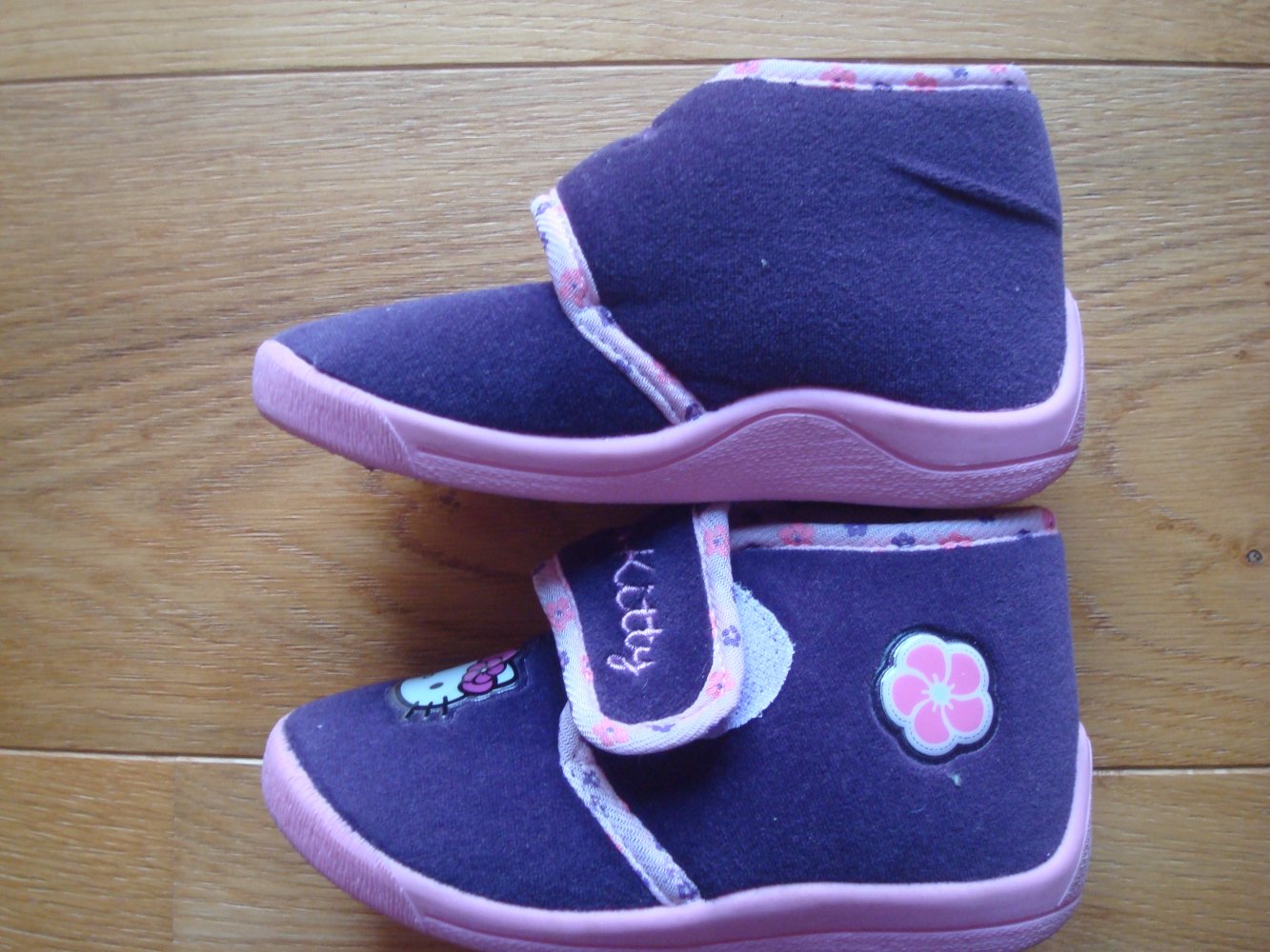 Schuhe, warme Hausschuhe Hello Kitty