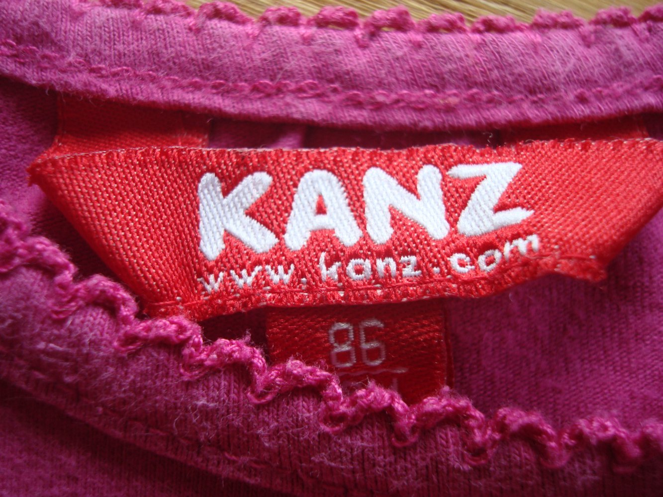 T-Shirt mit süßem Aufdruck von Kanz