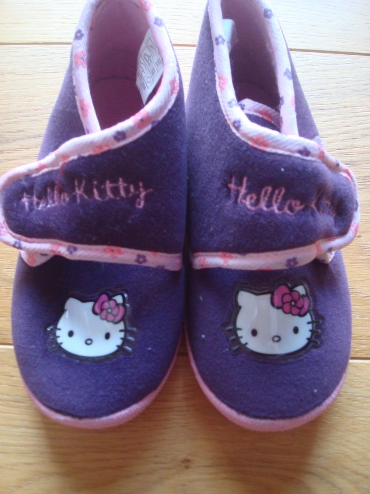Schuhe, warme Hausschuhe Hello Kitty