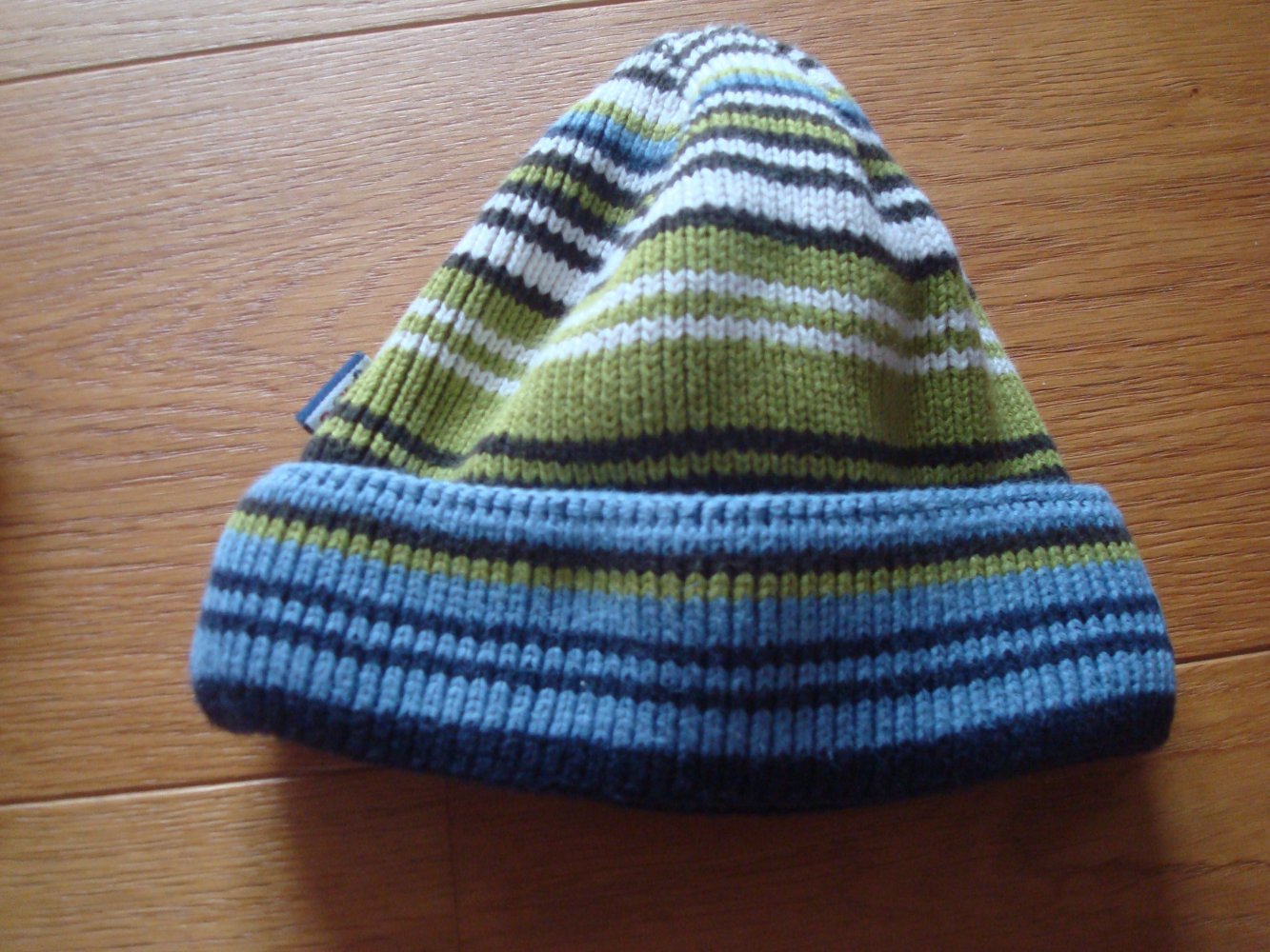 warme Mütze, Strickmütze mit Streifen Neu