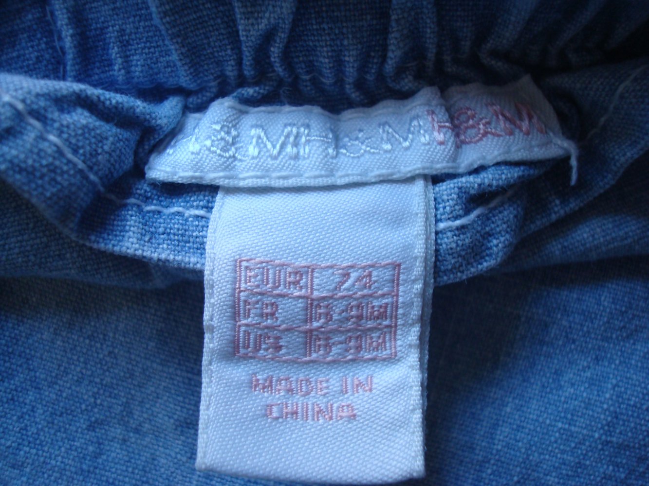 schönes Kleid, Jeanskleid mit Blumen von H&M Gr. 74