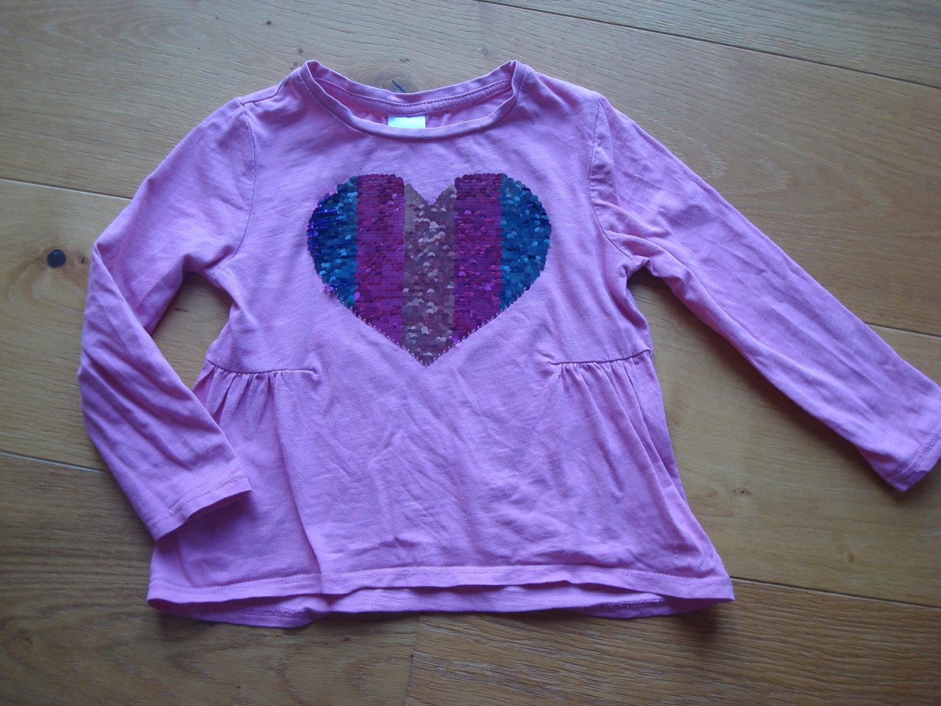 Shirt, Langarmshirt mit Wendepailletten Herz