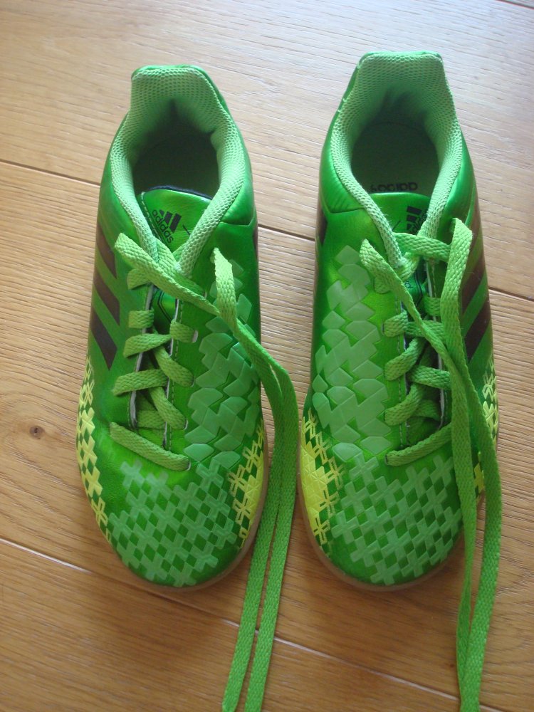 Fussballschuhe, Hallenfussballschuhe, Hallenschuhe. Sportschuhe