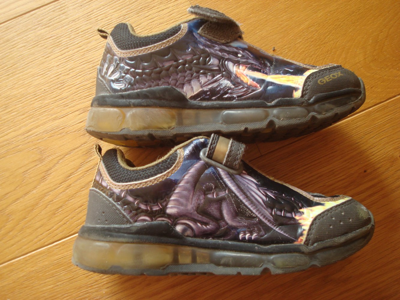 Halbschuhe, Schuhe, Blinkeschuhe von Geox mit Drachen