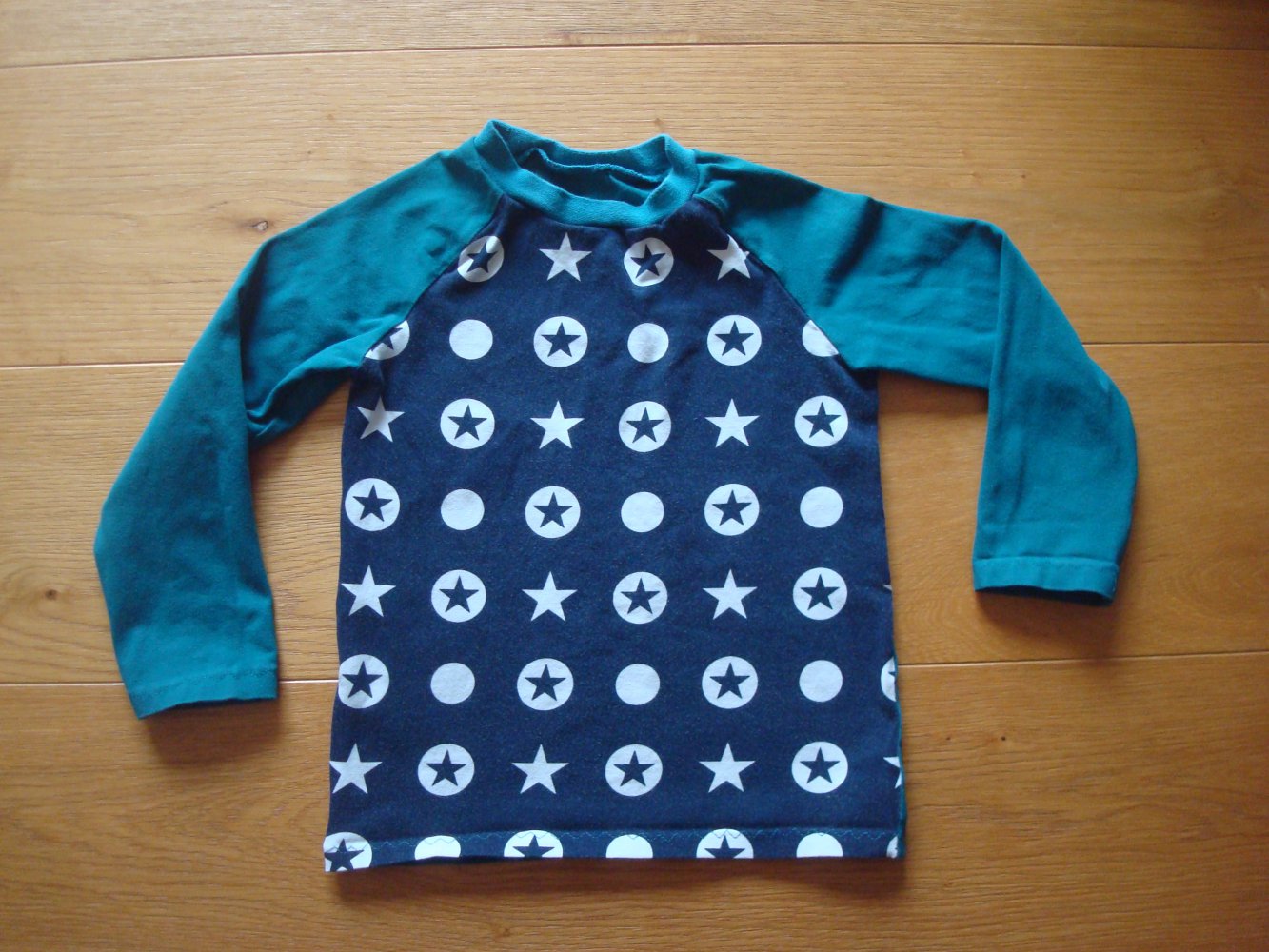 cooles Shirt, Langarmshirt mit Sternen handmade