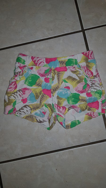 kurze Hose Gr 104