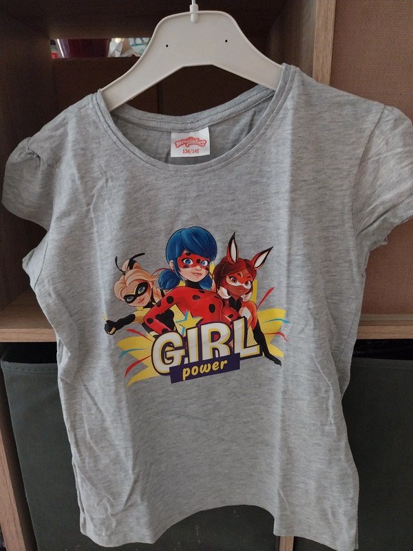 T shirt gr 134/140 