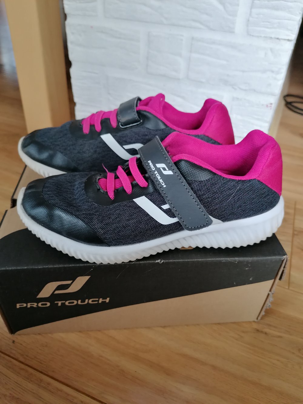 Pro Touch: Hallenturnschuhe Gr. 34