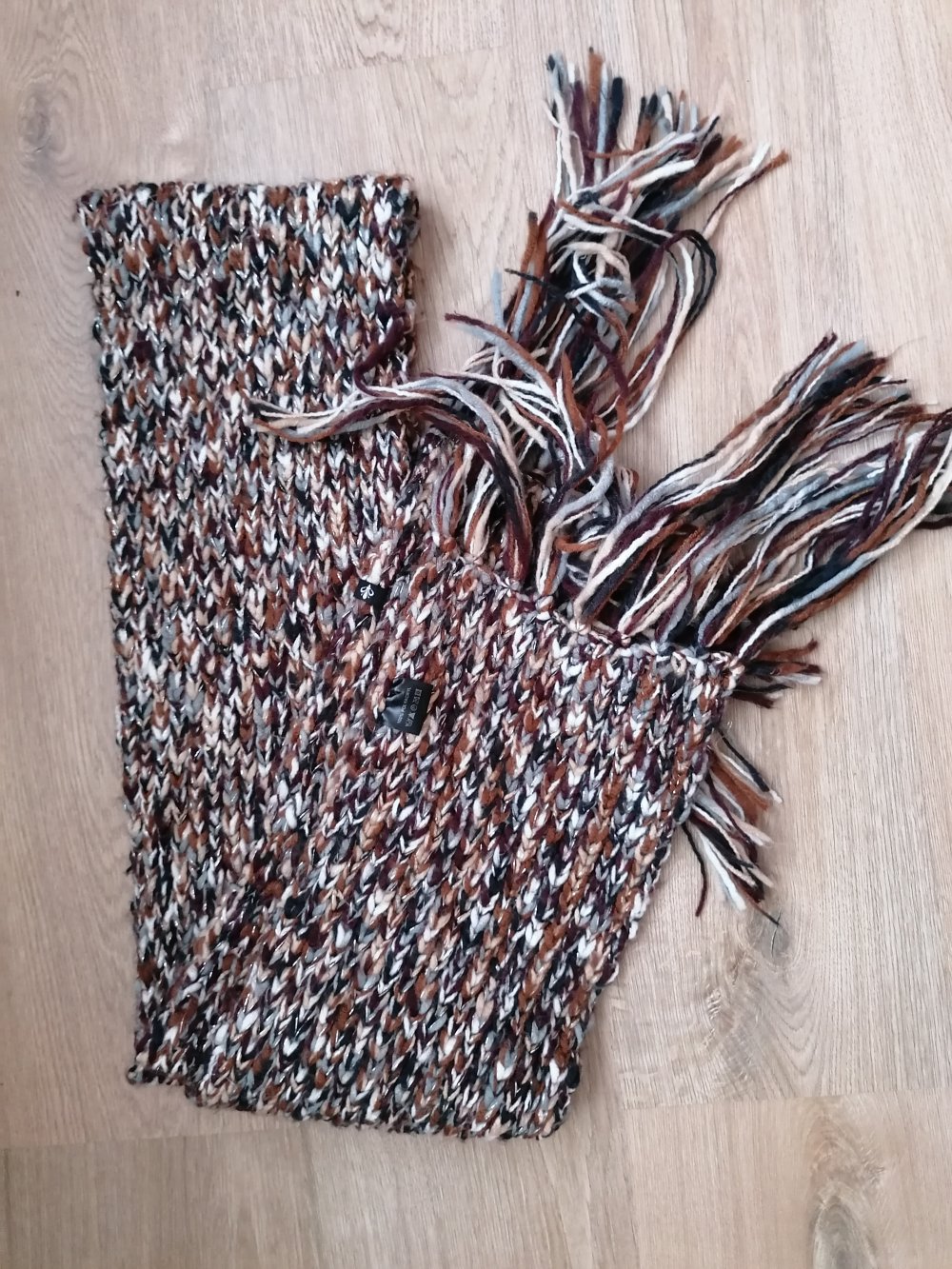 schöner XL Grobstrickschal mit Glanzfaden
