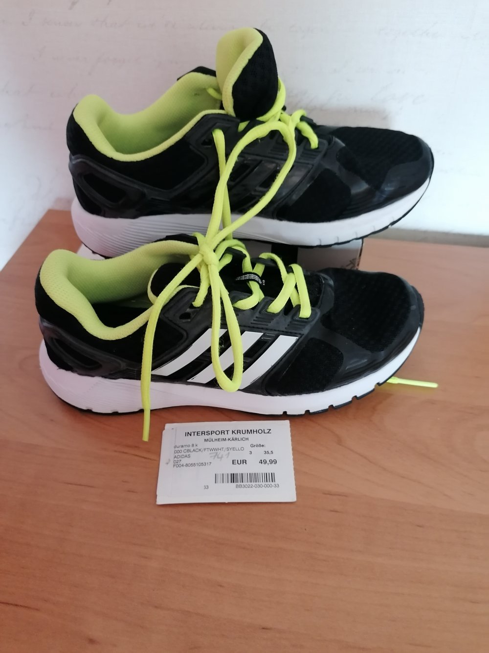 Adidas: schwarz-weiß-neongrün/gelbe Sportschuhe Gr. 35,5