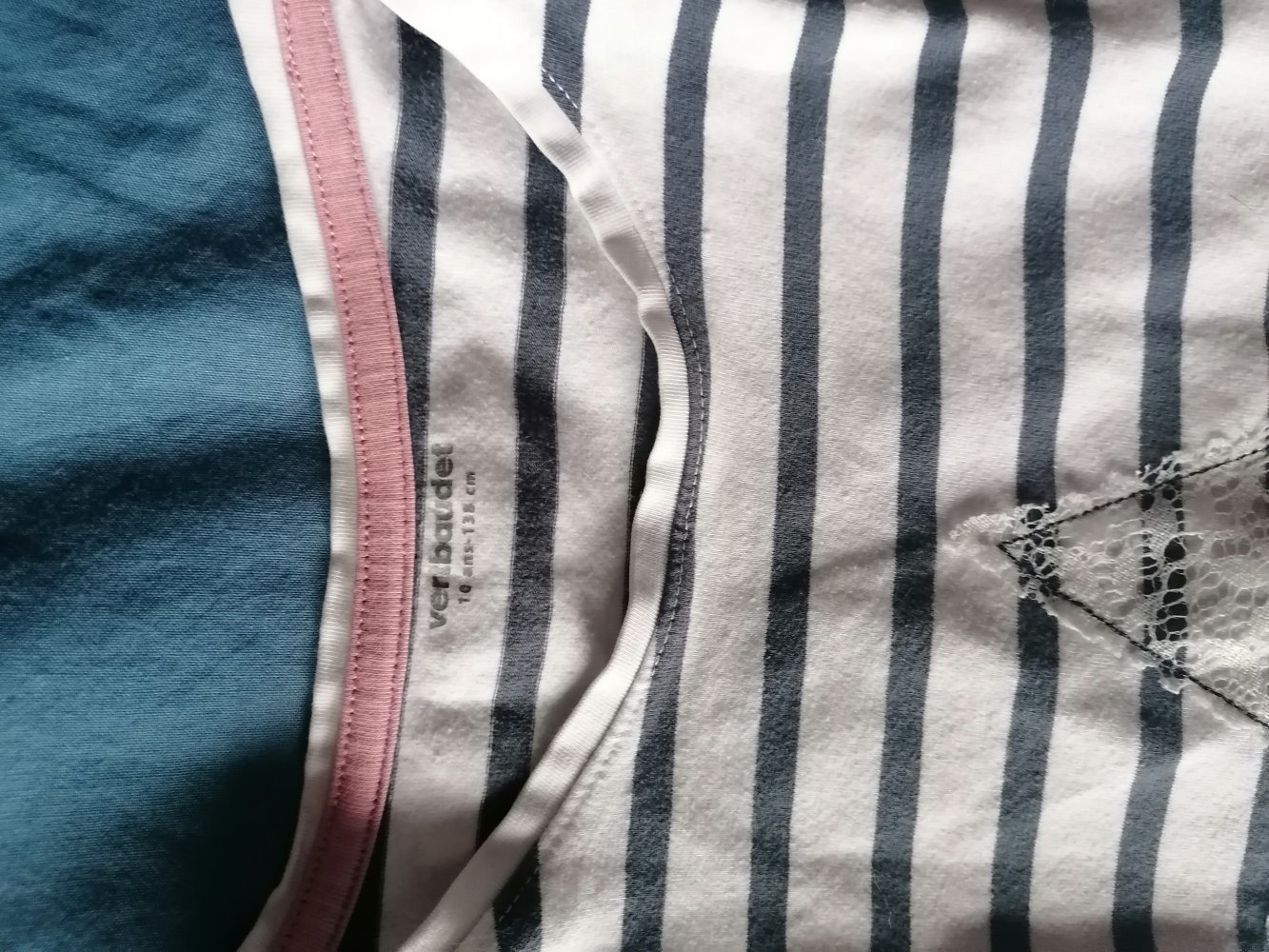 Vertbaudet: Gestreiftes Shirt mit Stern Gr 138. 