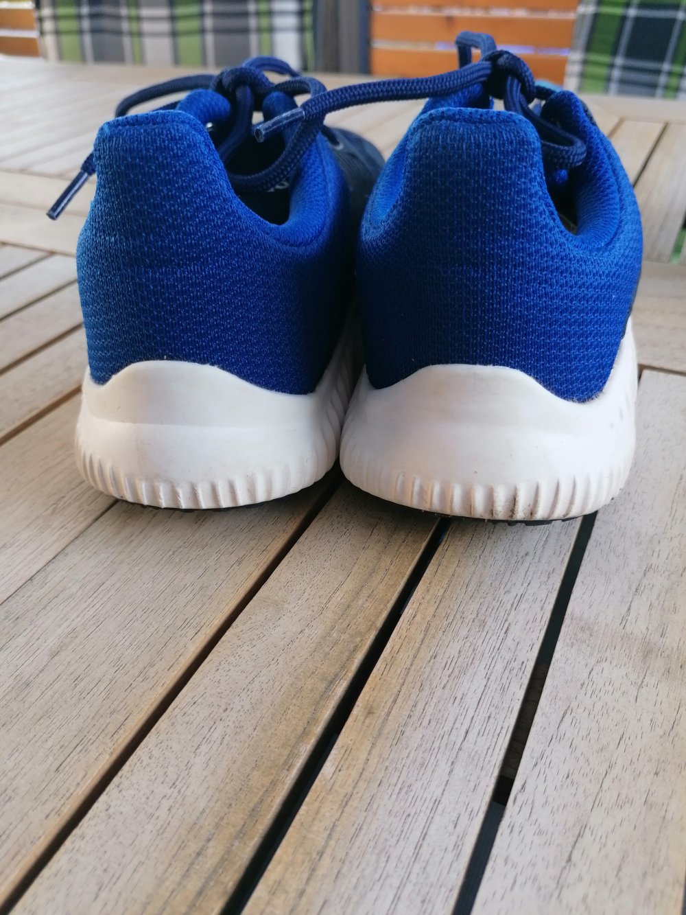 Adidas: dunkelblaue Hallenturnschuhe Gr. 36