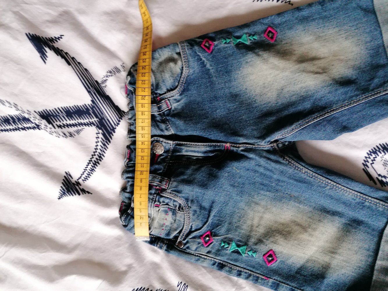 Knielange Short mit Stickereien Gr. 116