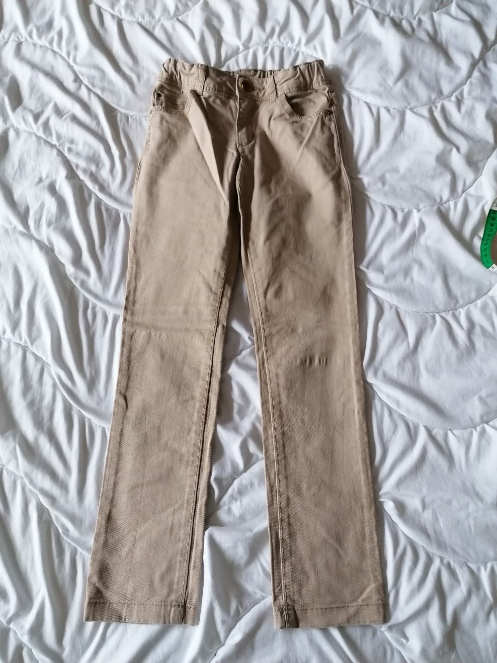 Zara Kids: cremefarbene Skinny Hose mit Glitzersteinchen und verstellbarem Bund Gr. 128