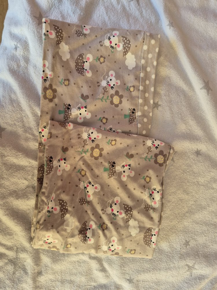Kinderschal mit Mäuschen und Punkten