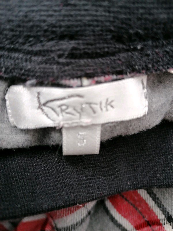 Krytik: wunderschöner Lagenrock Gr. 104 
