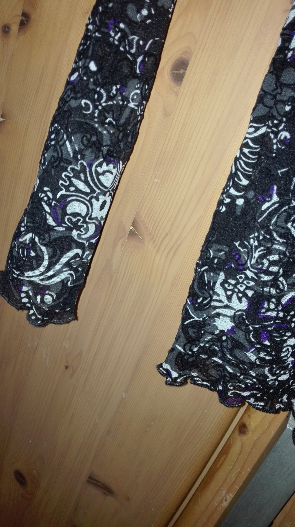 Street One: filigranes 2in1 Top schwarz mit floralem Muster, Gr. 36