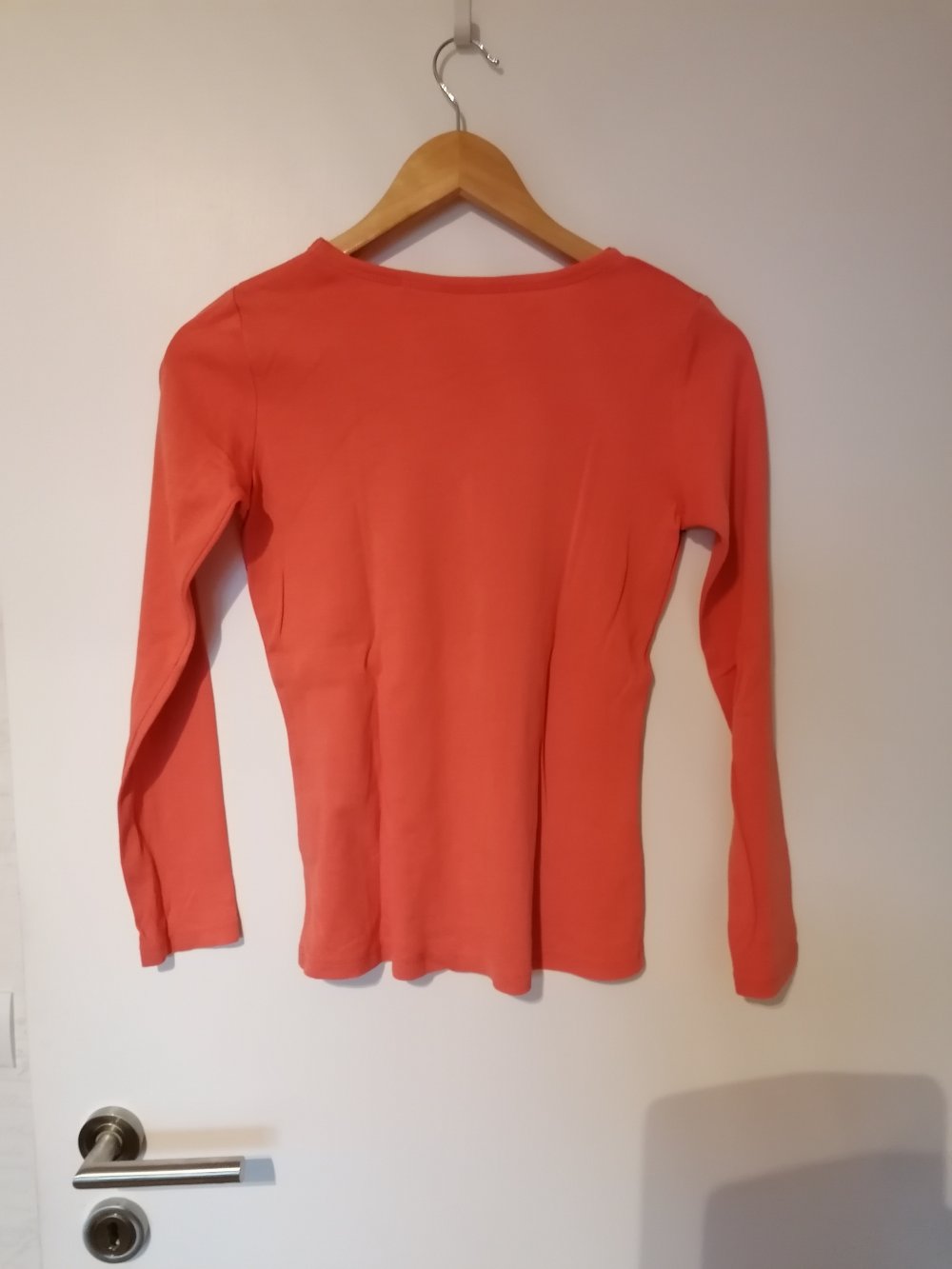 Esprit: Lachsfarbenes Langarmshirt mit Schmetterling