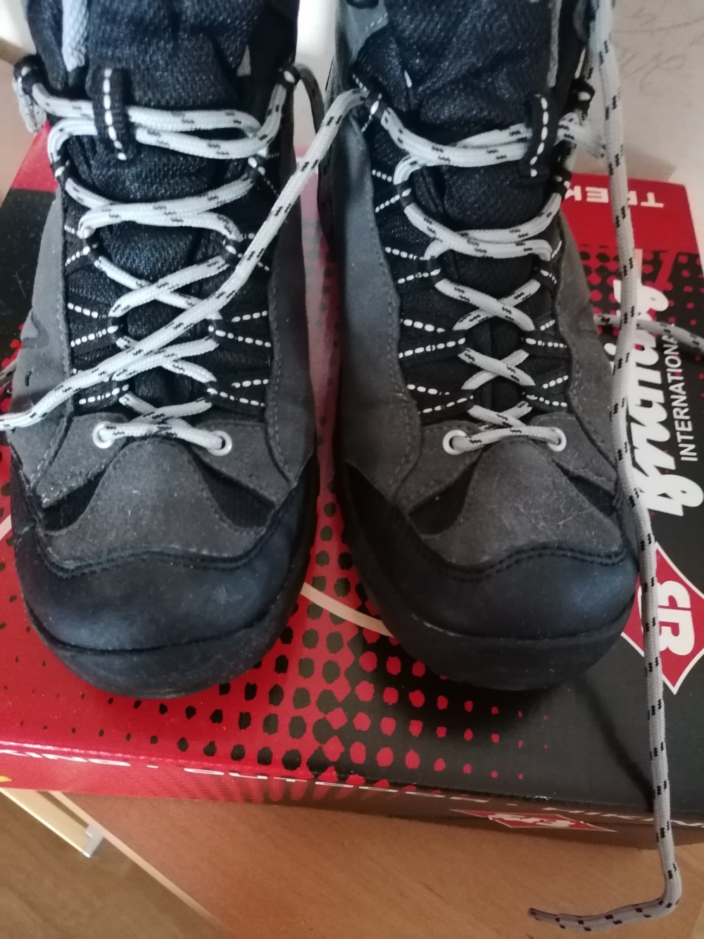 Brütting: Wanderschuhe Gr. 39