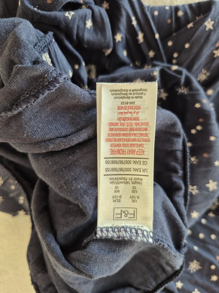 F&F: dunkelblauer Schlafanzug / Pyjama mit weißem Muster Gr. 140