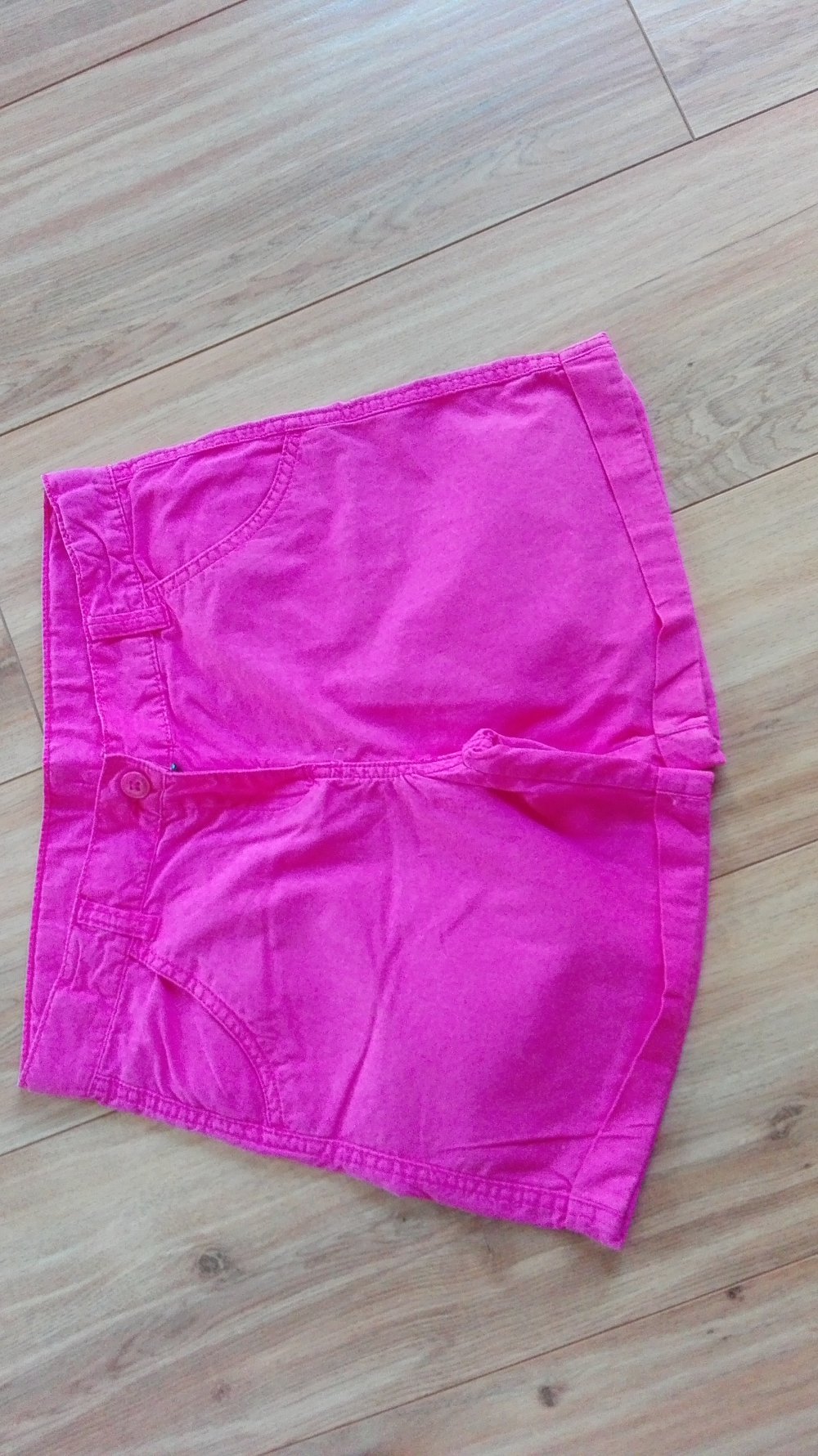 knallpinke Shorts Gr. 152