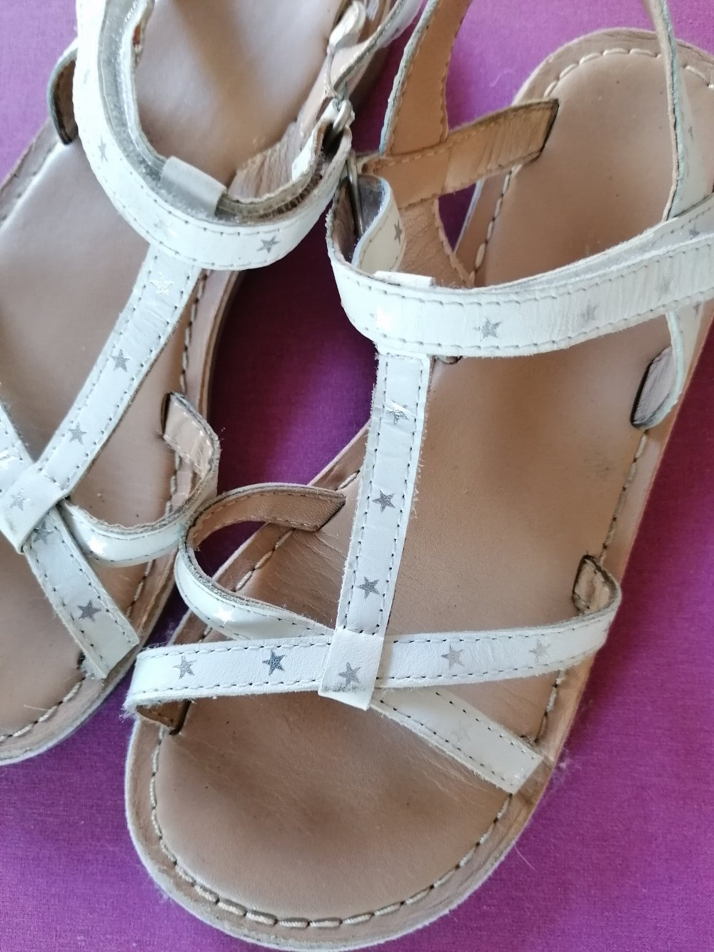 Okaidi: weiße Sandalen mit Sternchen Gr. 34