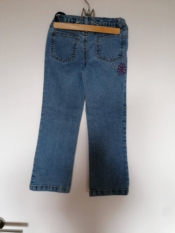Cicero: hellblaue Jeans mit aufgestickten Blumen Gr. 116