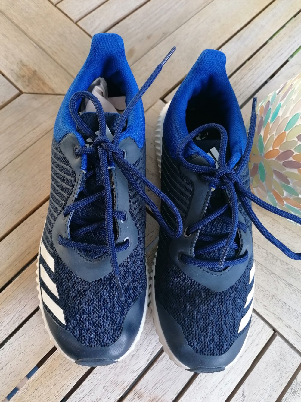 Adidas: dunkelblaue Hallenturnschuhe Gr. 36