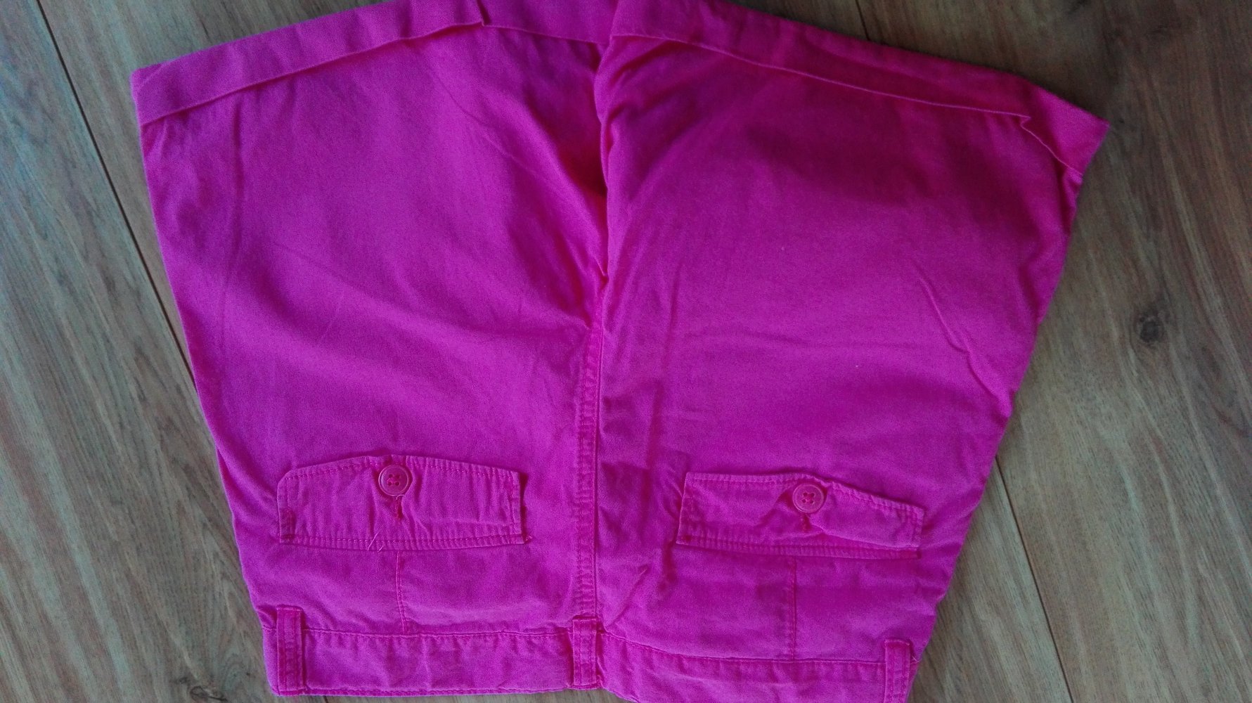 knallpinke Shorts Gr. 152