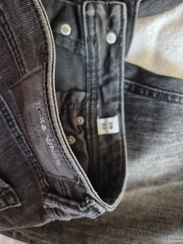 Jack & Jones: schwarz-graue Jeans Gr. 29/32