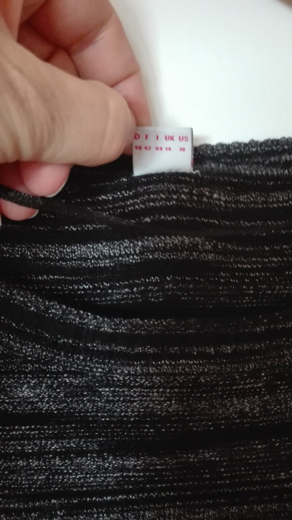 s.Oliver: schwarz gestreifter Feinstrickpullover Gr. 40