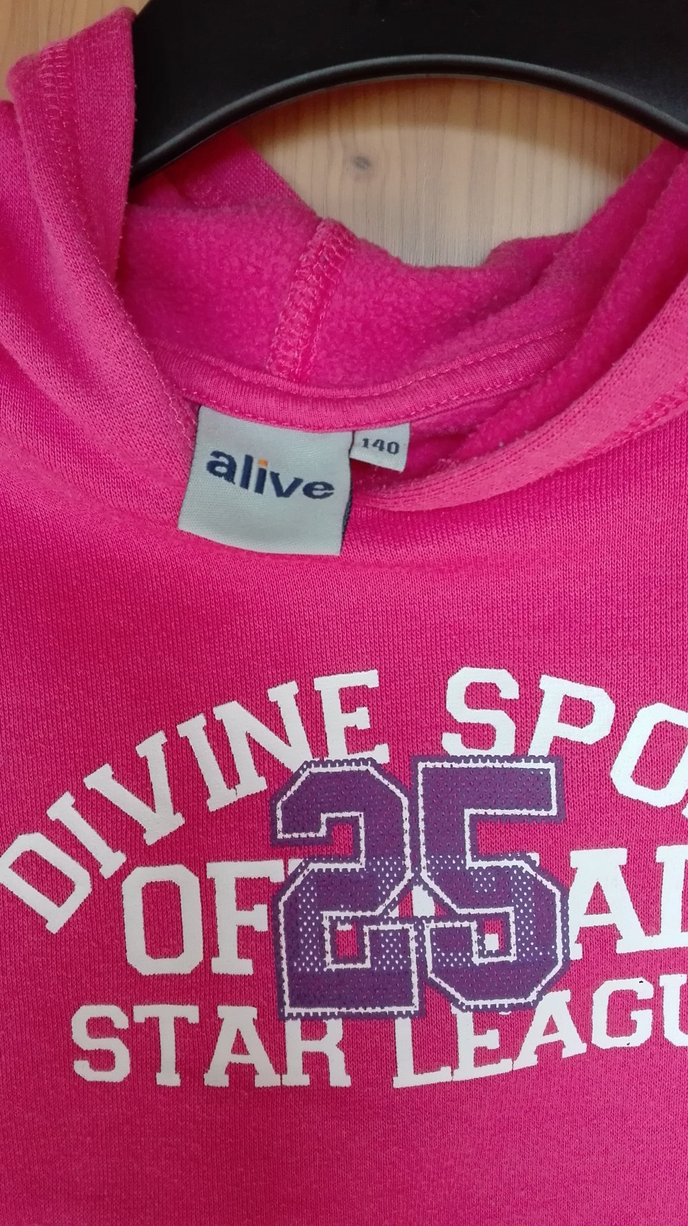 pinker Hoodie mit Aufschrift Gr. 140