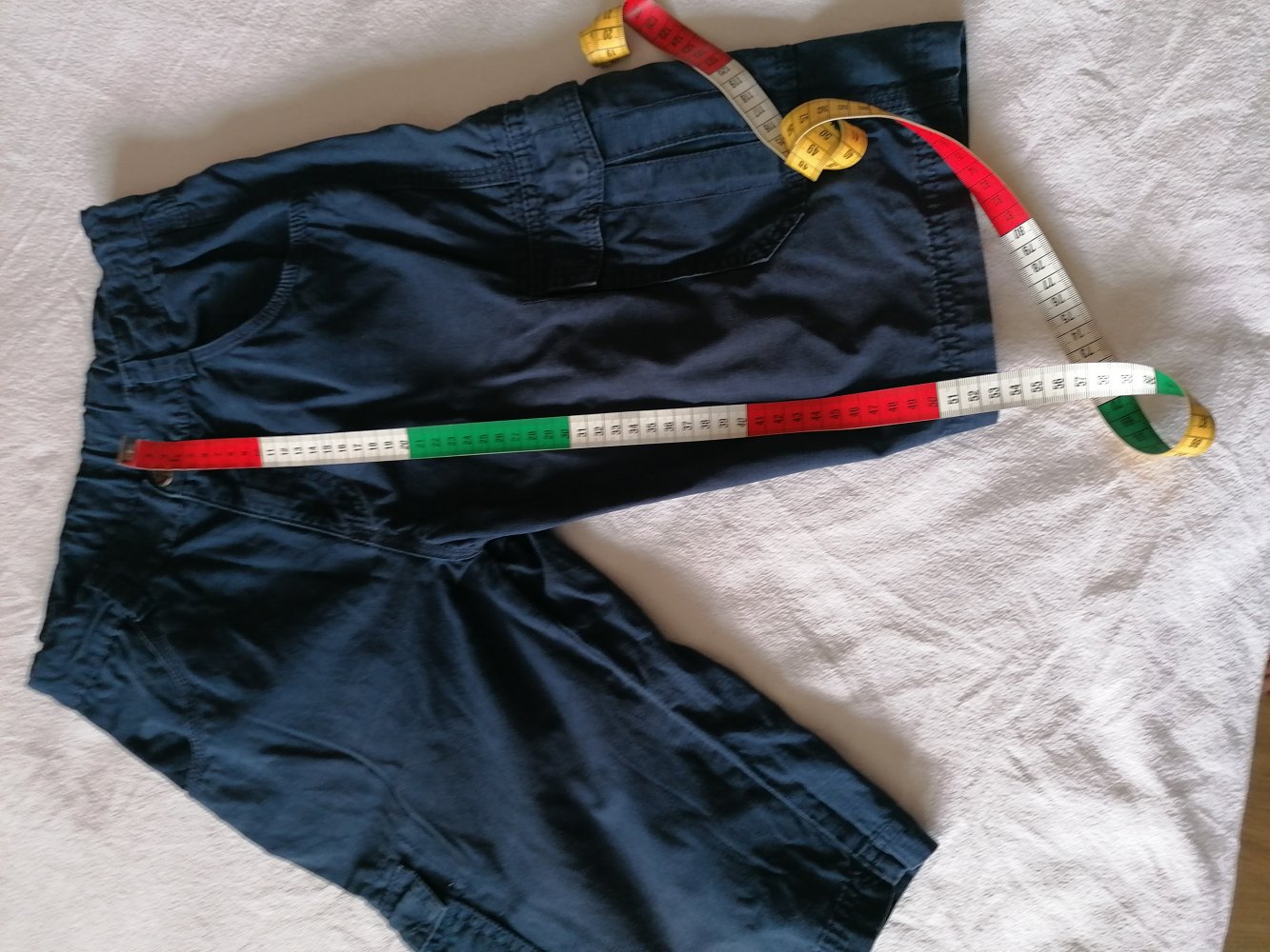 Yigga: dunkelblaue Short mit Cargotaschen Gr. 158