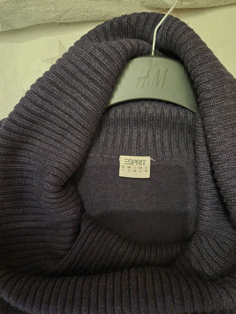 Esprit: dunkelblau, leicht schimmernder Feinstrickpullover Gr. L
