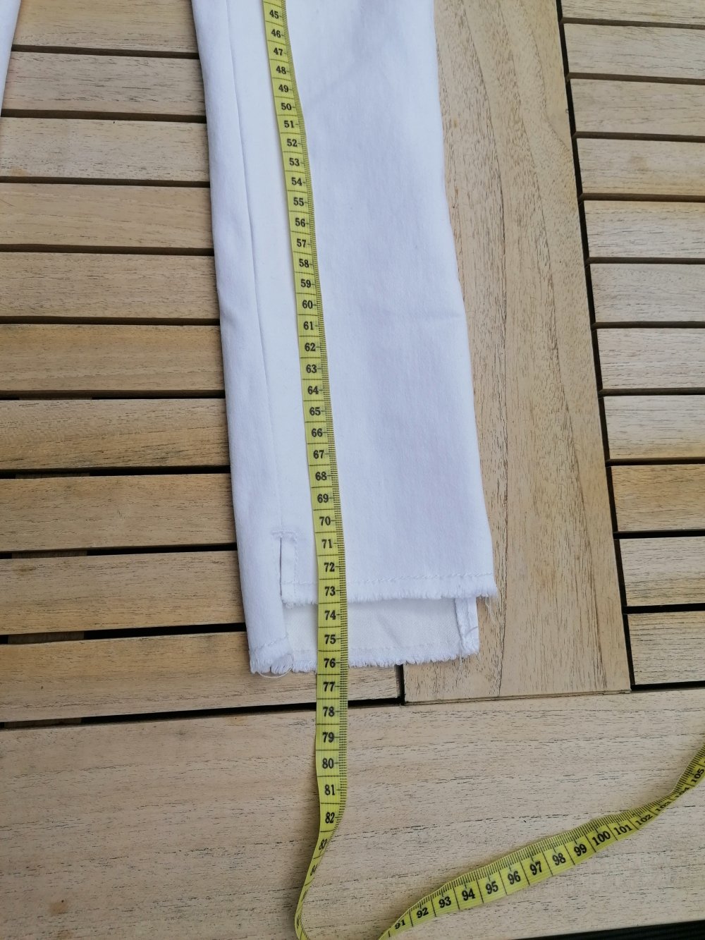 Name it: weiße Skinny Jeans mit tollen Details Gr. 134