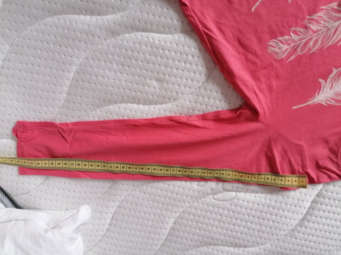 Young Dimension: roséfarbenes Langamrshirt mit Federn Gr. 134