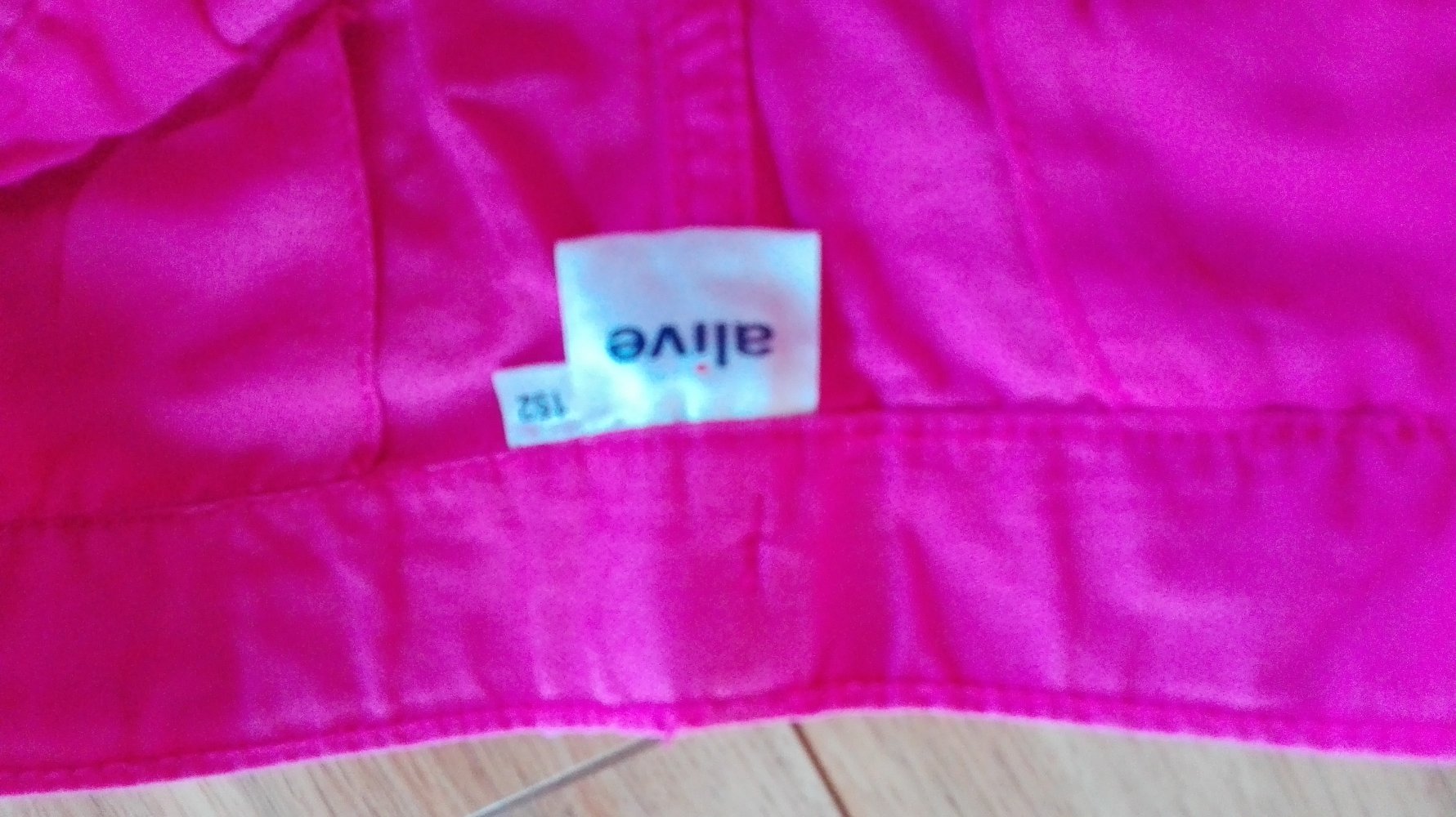 knallpinke Shorts Gr. 152