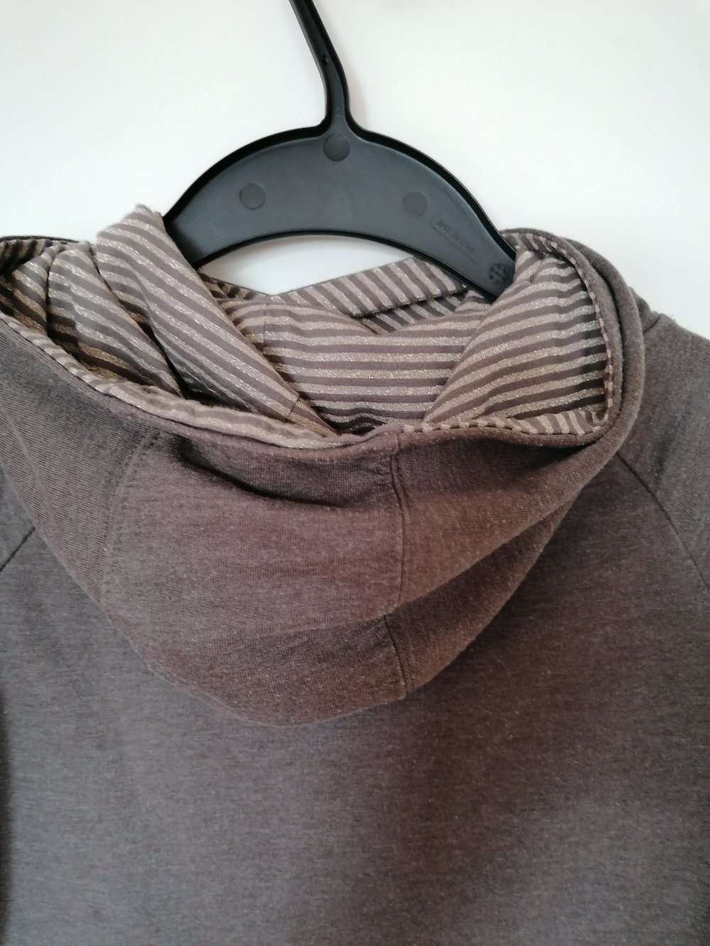 Yigga: Hoody mit Goldschrift Gr. 134/140