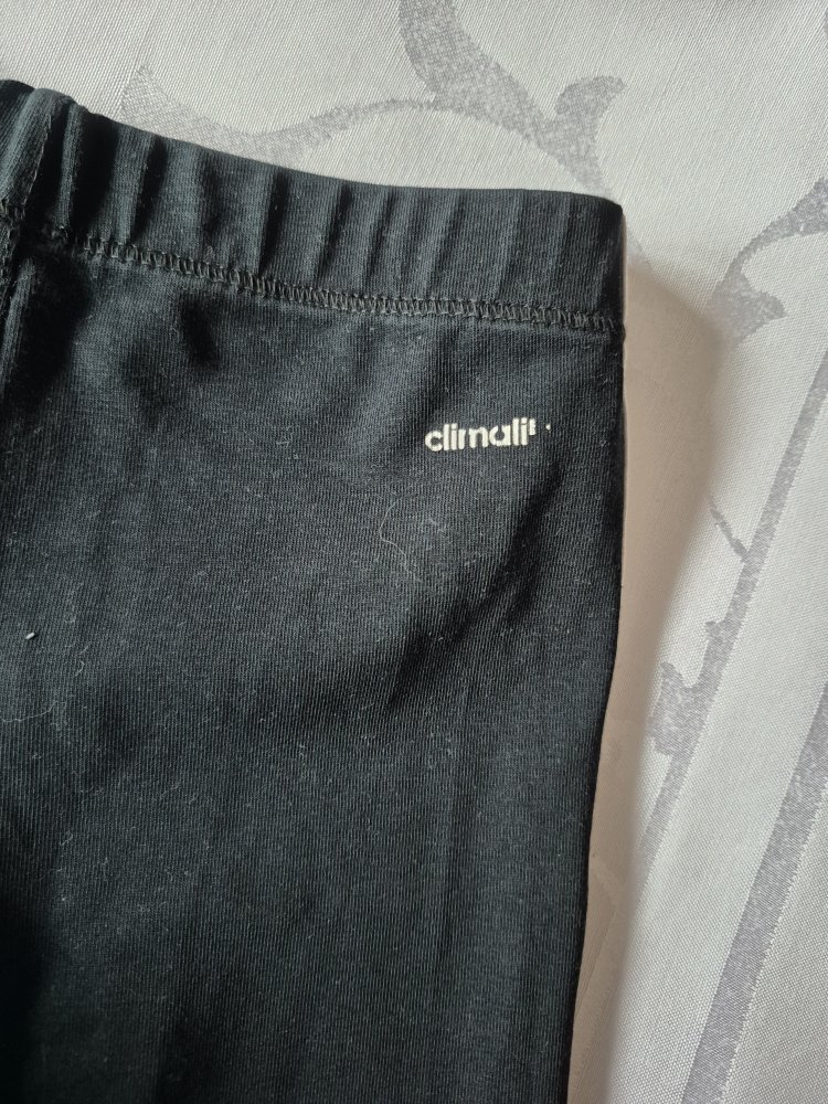 Adidas: knielange Sportleggins Gr. 128